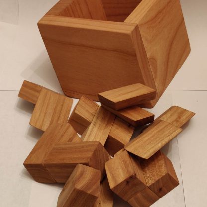 Rhoma Variant I - Elm pieces, full alder base